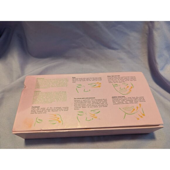 Newchy Jade Roller Facial Massager & Beauty Tool In Pink Box - Picture 3 of 3